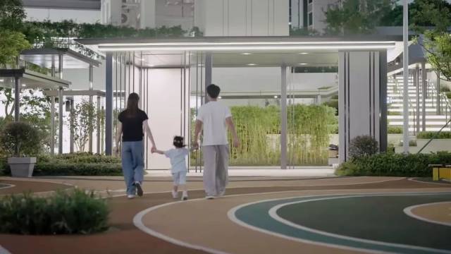 ▲一家人喜迁新居，迎接新学期